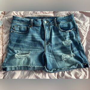 Vigoss 30 distressed jean shorts